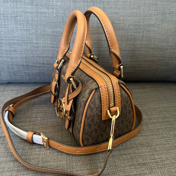 NWT MICHAEL KORS BEDFORD LEGACY EXTRA SMALL DUFFLE CROSSBODY MINI SATCHEL - Picture 2 of 11